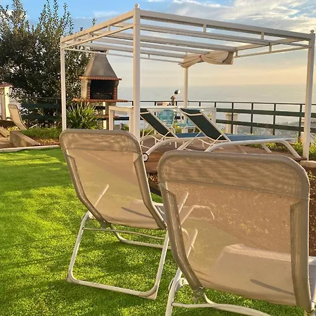 Villa Geek Villa: Matrix-inspired Open Space With Year-round Pool *