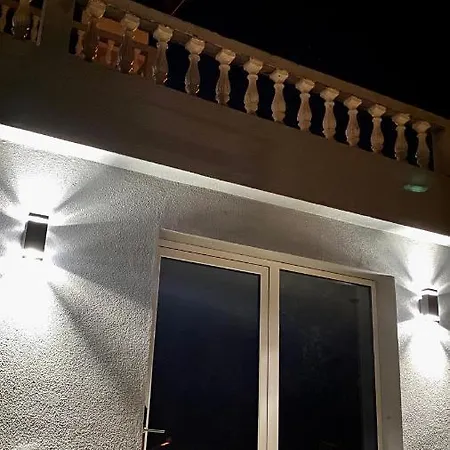 Geek - Open Space - 5m From 5 Attractions - Pool Year Round, Dining Pergola, Barbecue - Matrix Villa